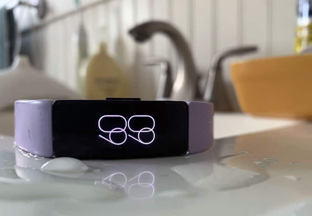 Dropped Your Fitbit In Water Or Want To Swim Or Shower With It Learn About Fitbit S Water Resistancy Myhealthyapple