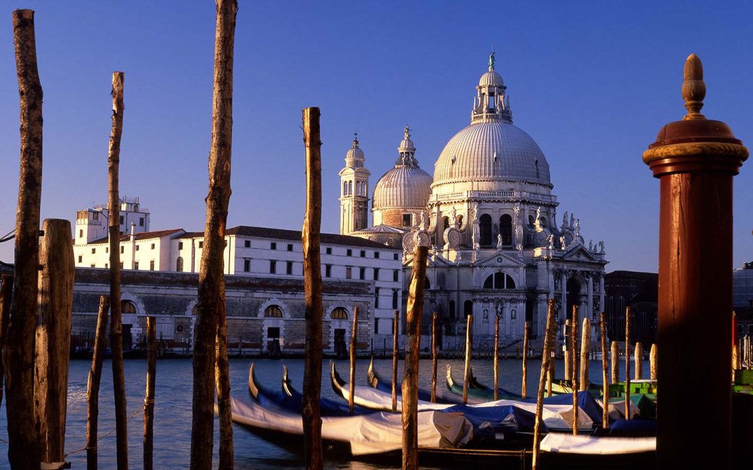 Weekend In Venice Delve Into Europe