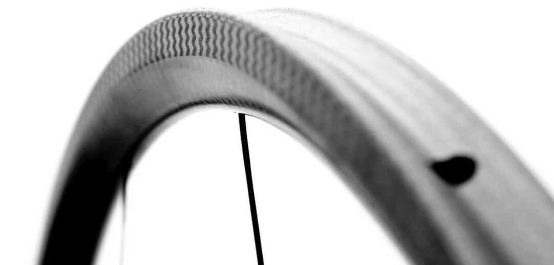 Lwc Wheels カーボンホイールの匠 軽く エアロ でおすすめなロードバイクホイール専業店