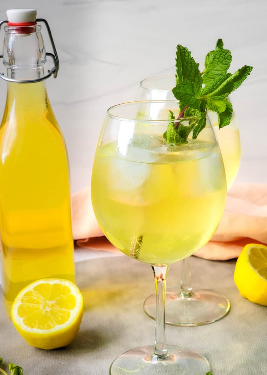 Limoncello Spritz