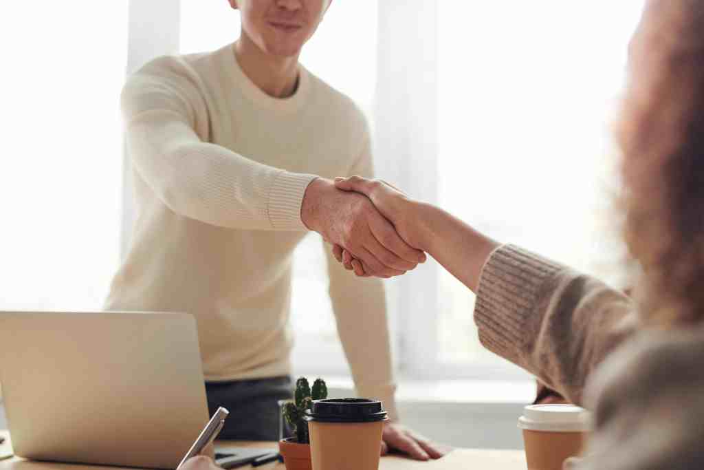 人際關係裡的3個本質邏輯:守好邊界、降低階級,並給予公平