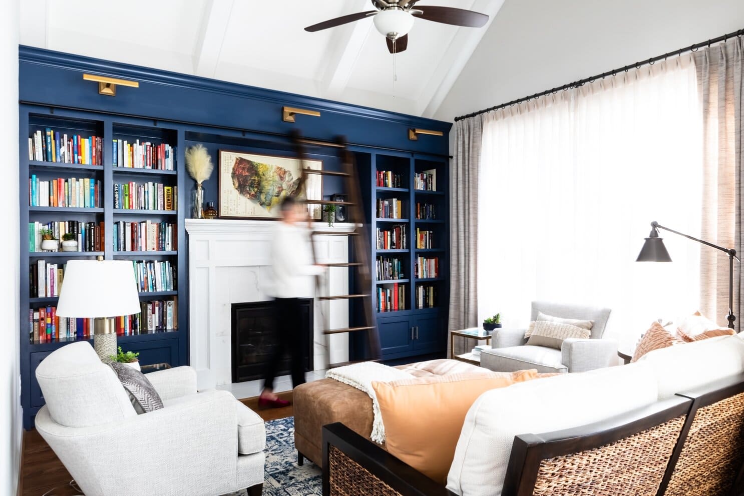 Blue Library White Shelves 15,530 Living Room Shelf Stock Photos,