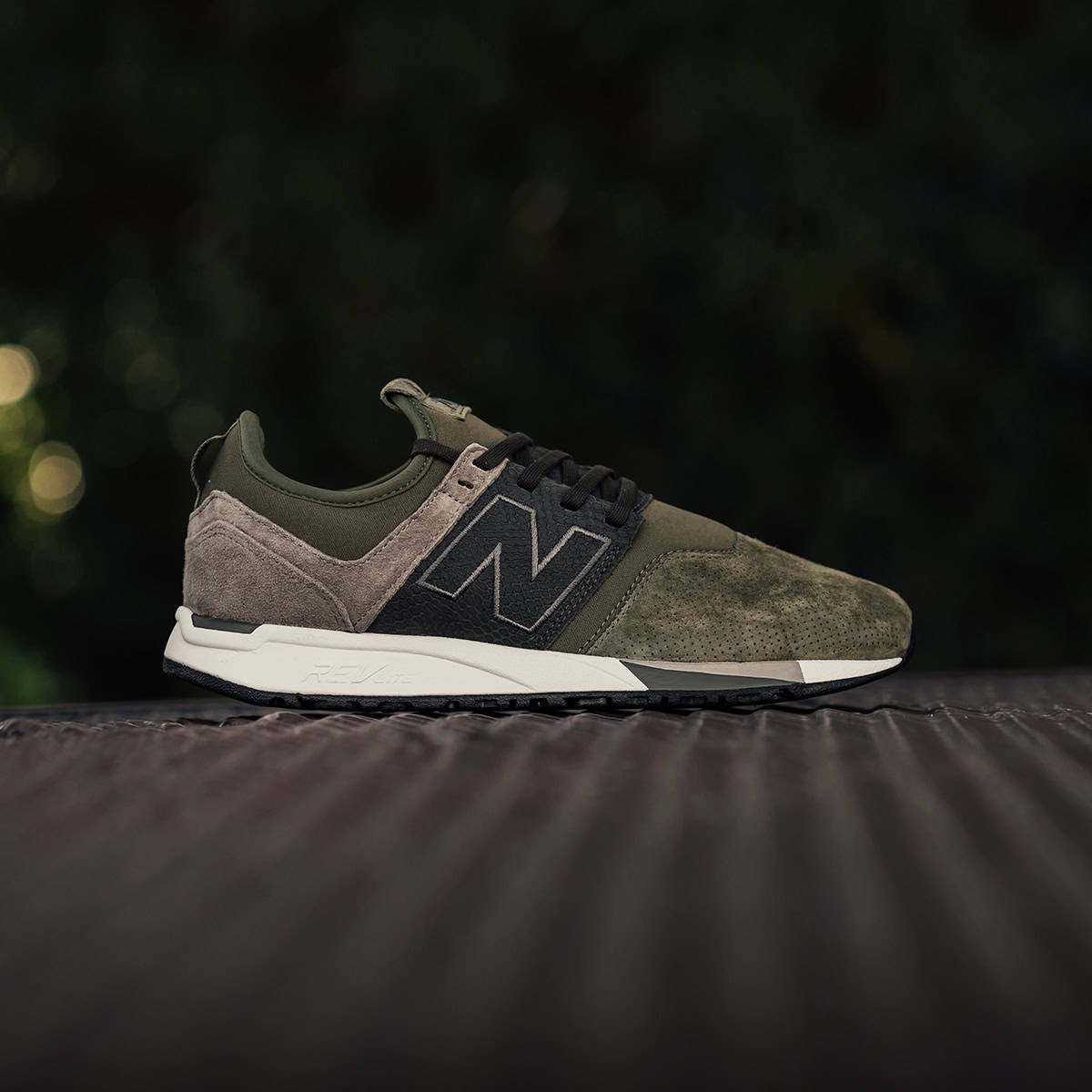 new balance 247 luxe black