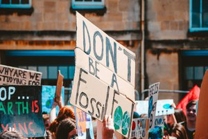 Sob pressão política, grandes bancos americanos abandonam aliança climática