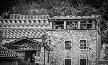 old house in novigrad