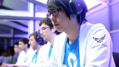 Dota 2 Arkosh Gaming Aui 2000 Houd Vertrek Tong In Wang