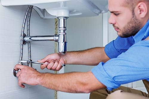 Plumbing Fixes: The Balance Between Expertise and Homeowner Know-How