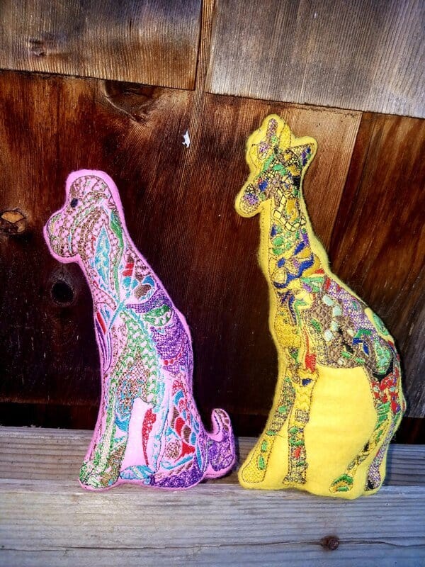Henna Stuffed Dog ITH 6x10 hoop - Image 2