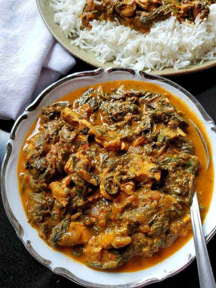 CHICKEN AND SPINACH CURRY {CHICKEN SAAG}