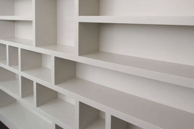 Contemporary random bookcase with thick shelves Empatika