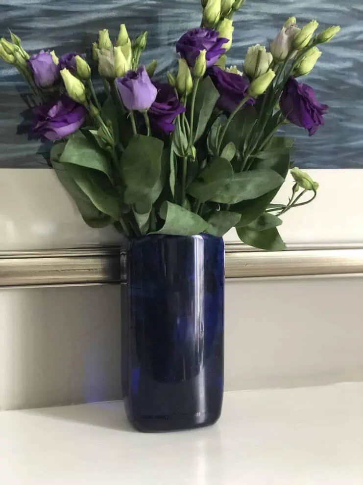 DIY vase from a plastic bottle