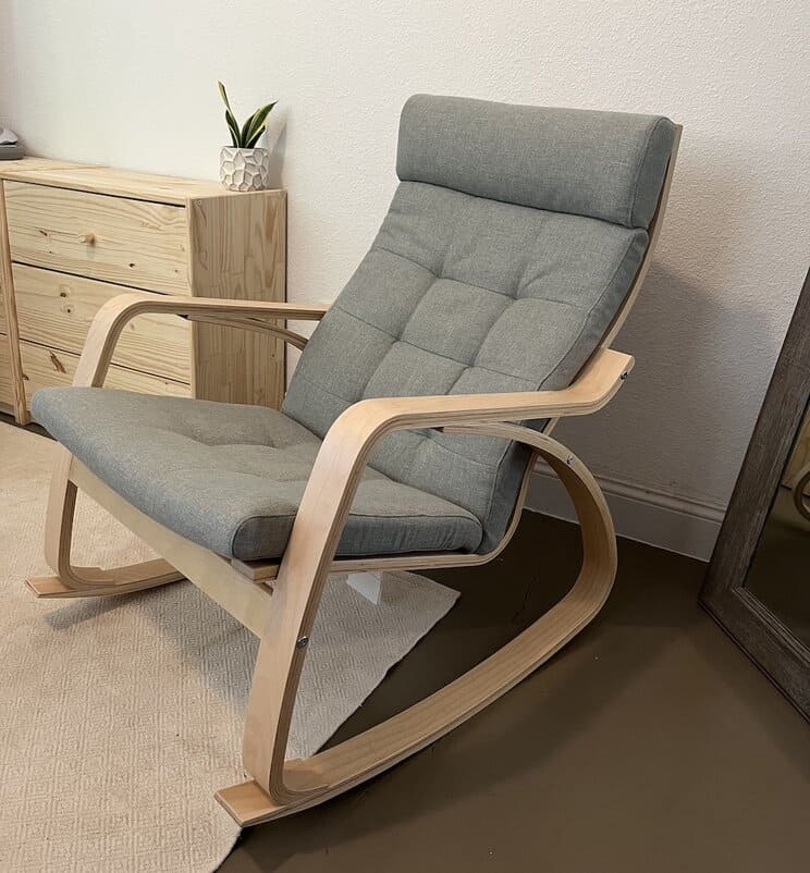 ikea poang breastfeeding