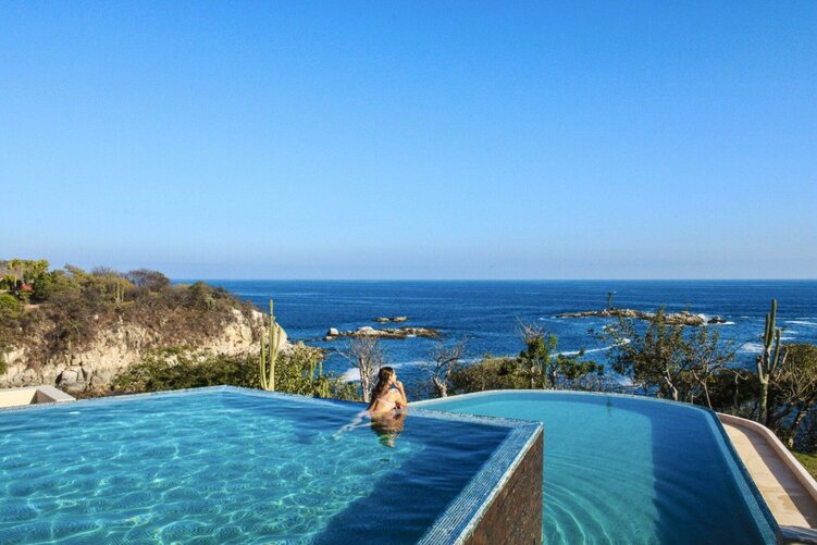 Spacious Cosmo Condo