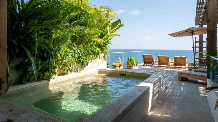 3 Bedroom Oceanfront Modern Condo