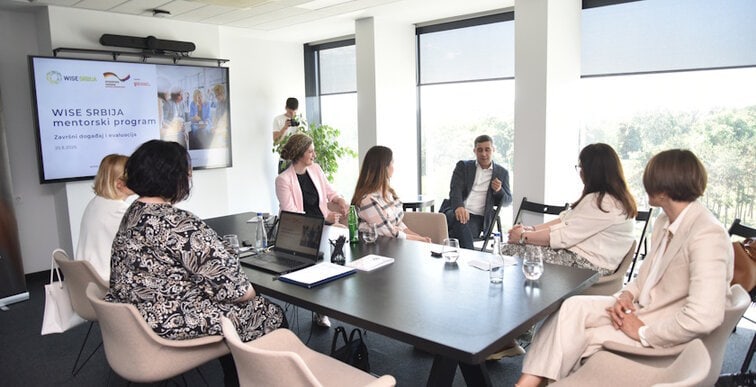 Radovan Grbović, Partner at Kinstellar, welcomes program participants