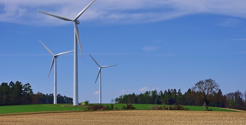 greece helleniq energy romania bulgaria wind solar profit