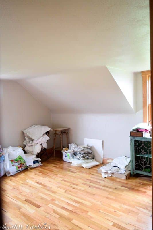 Craft Room Makeovers / 3 - Tour this craft room, with lots of colorful and clever storage solutions.