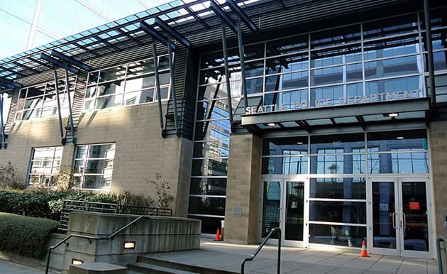 Police Stations Becoming Safe Havens For Craigslist Meetings