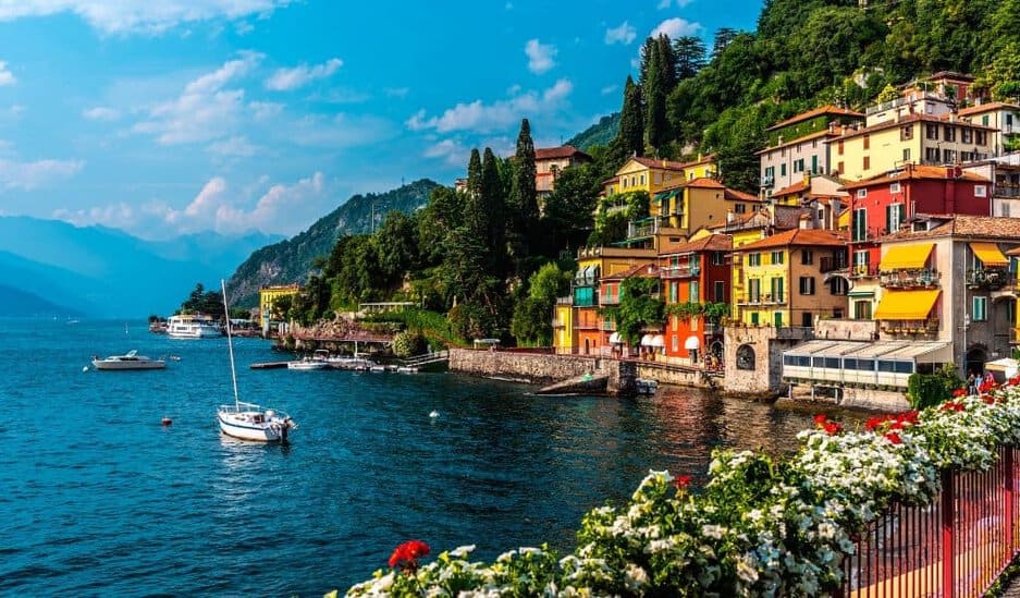 Busiest tourist season in italy photos - Vestigeseekers.com