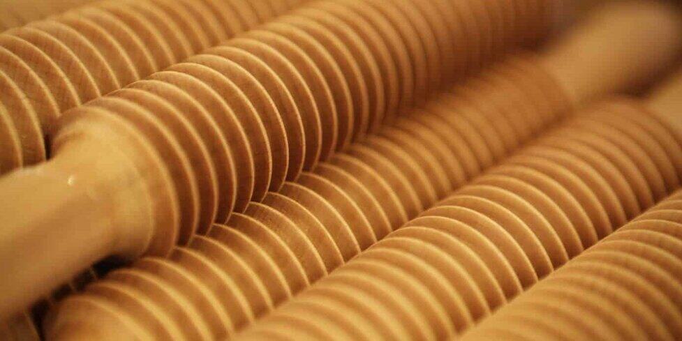 How To Use Textured Rolling Pins For Clay Spinning Pots