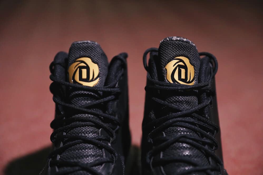 d rose 8 black gold