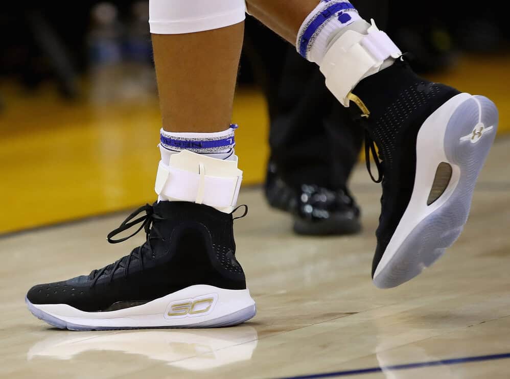 Curry 4 with ankle brace clearance