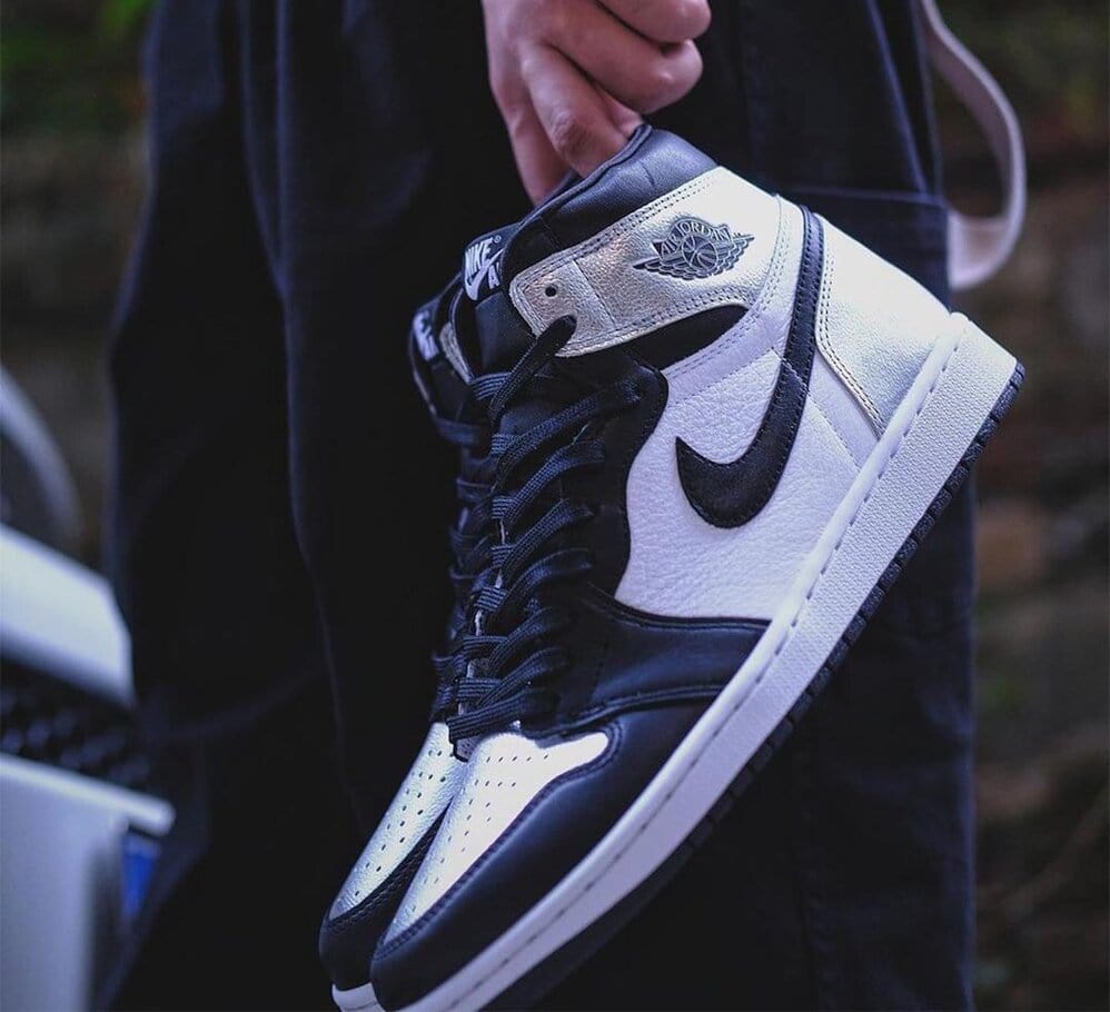 aj1 silver toe