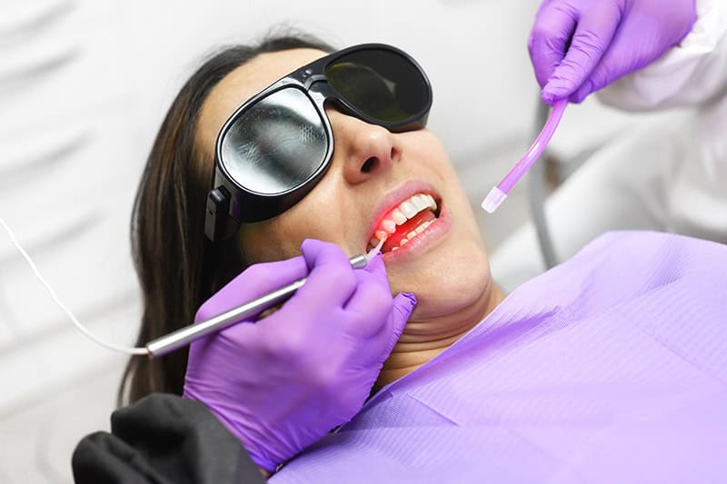 laser-gum-therapy_strip1