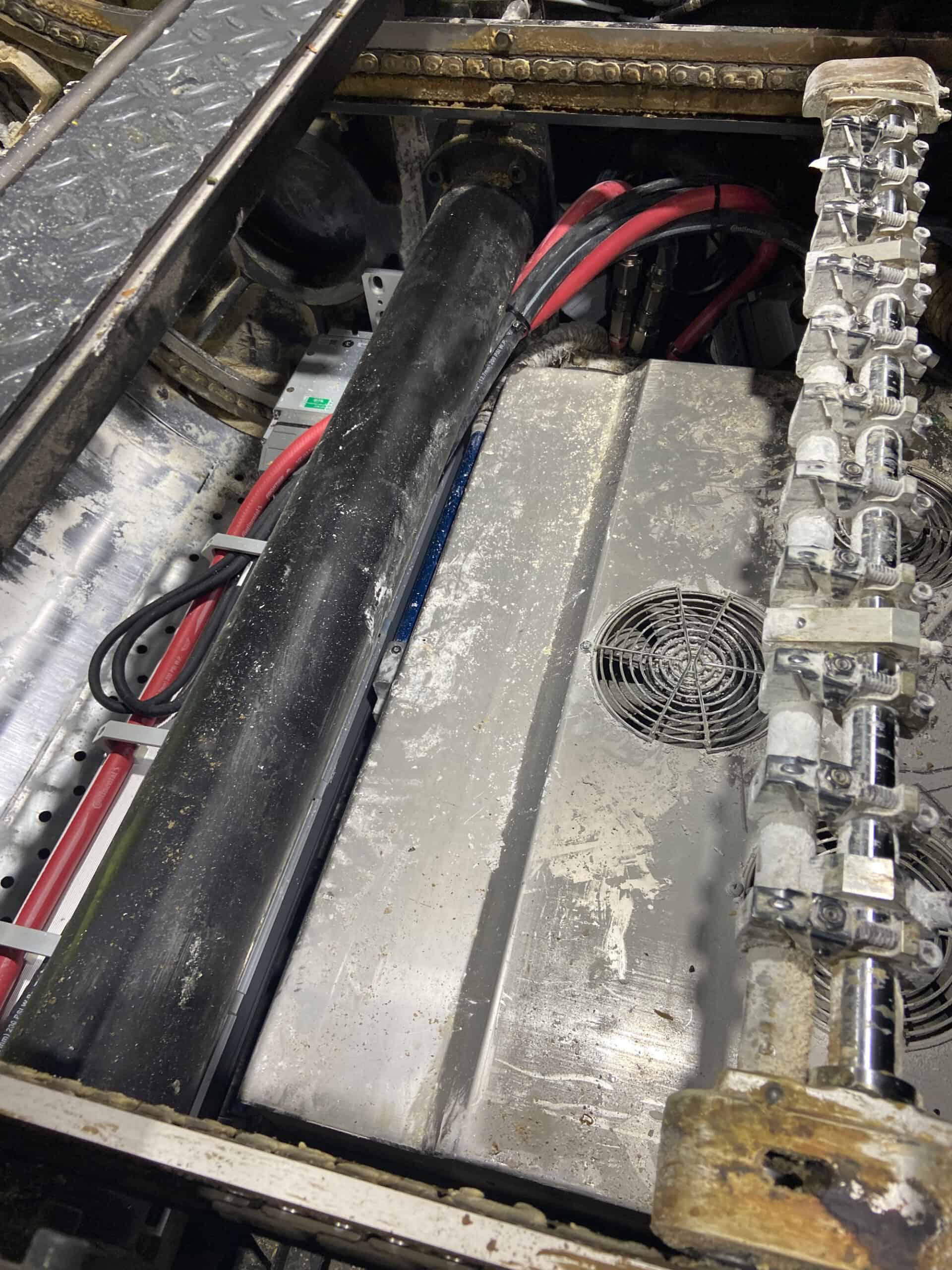 Questo mostra un LeoLED installato su un Komori L28.