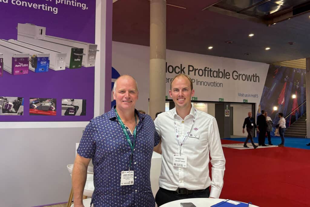 Da sinistra a destra: James Malone di Label Power con l'amministratore delegato di GEW, Robert Rae.
