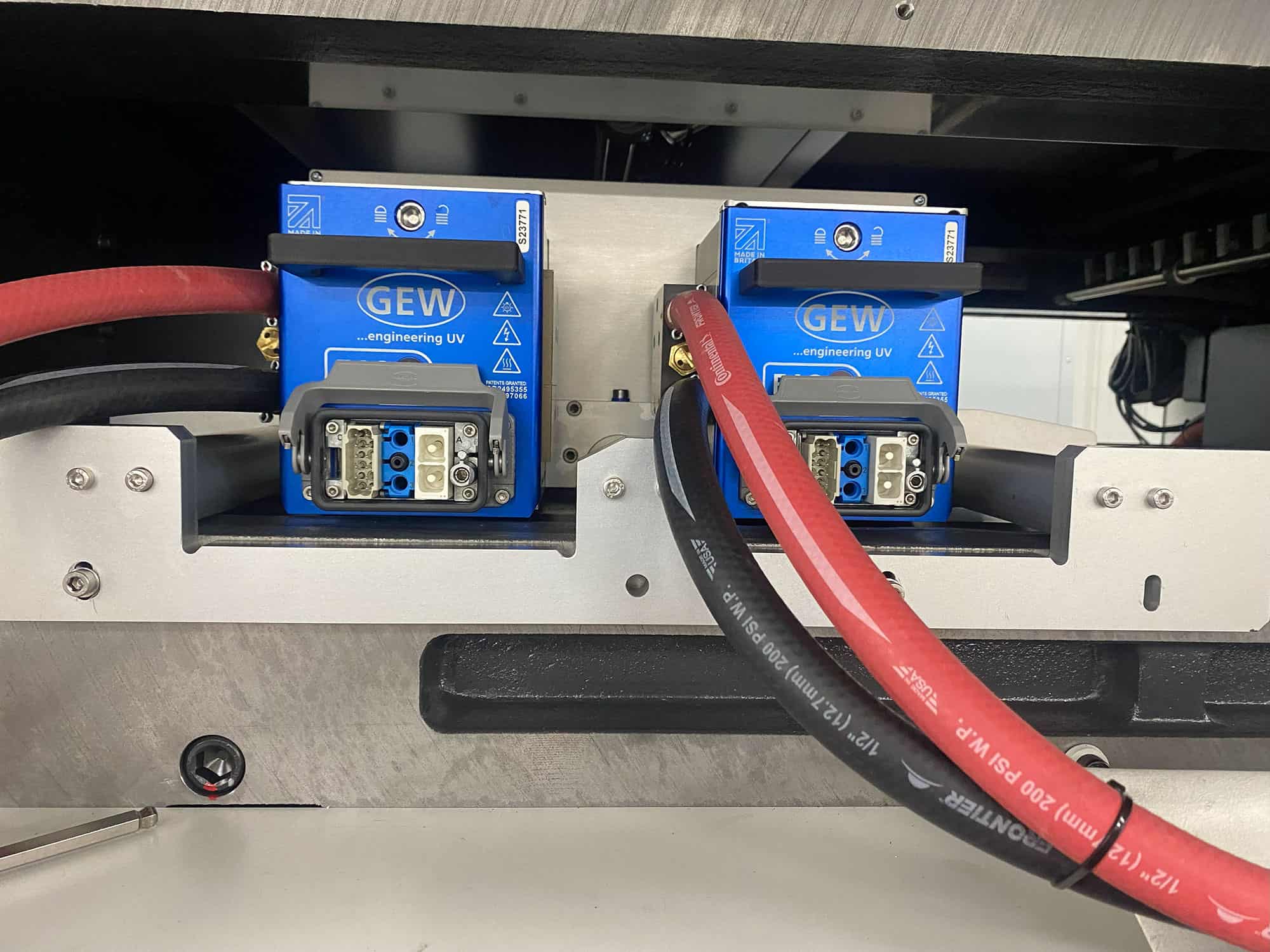 Esta gráfica americana instalou uma combinação de E4C e LeoLED em sua impressora Komori GL29 de 8 cores.