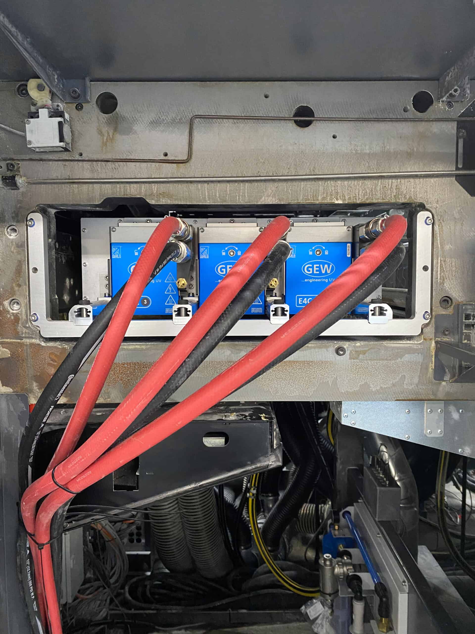 Outro exemplo de uma gráfica americana que utiliza tanto E4C quanto LeoLED em sua Heidelberg CX102.