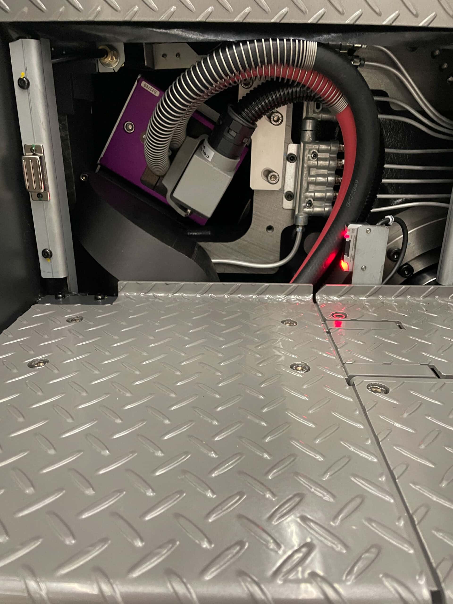 A primeira instalação mostra novamente o LeoLED em um GL40 de 6 cores com revestidor, desta vez na Europa.