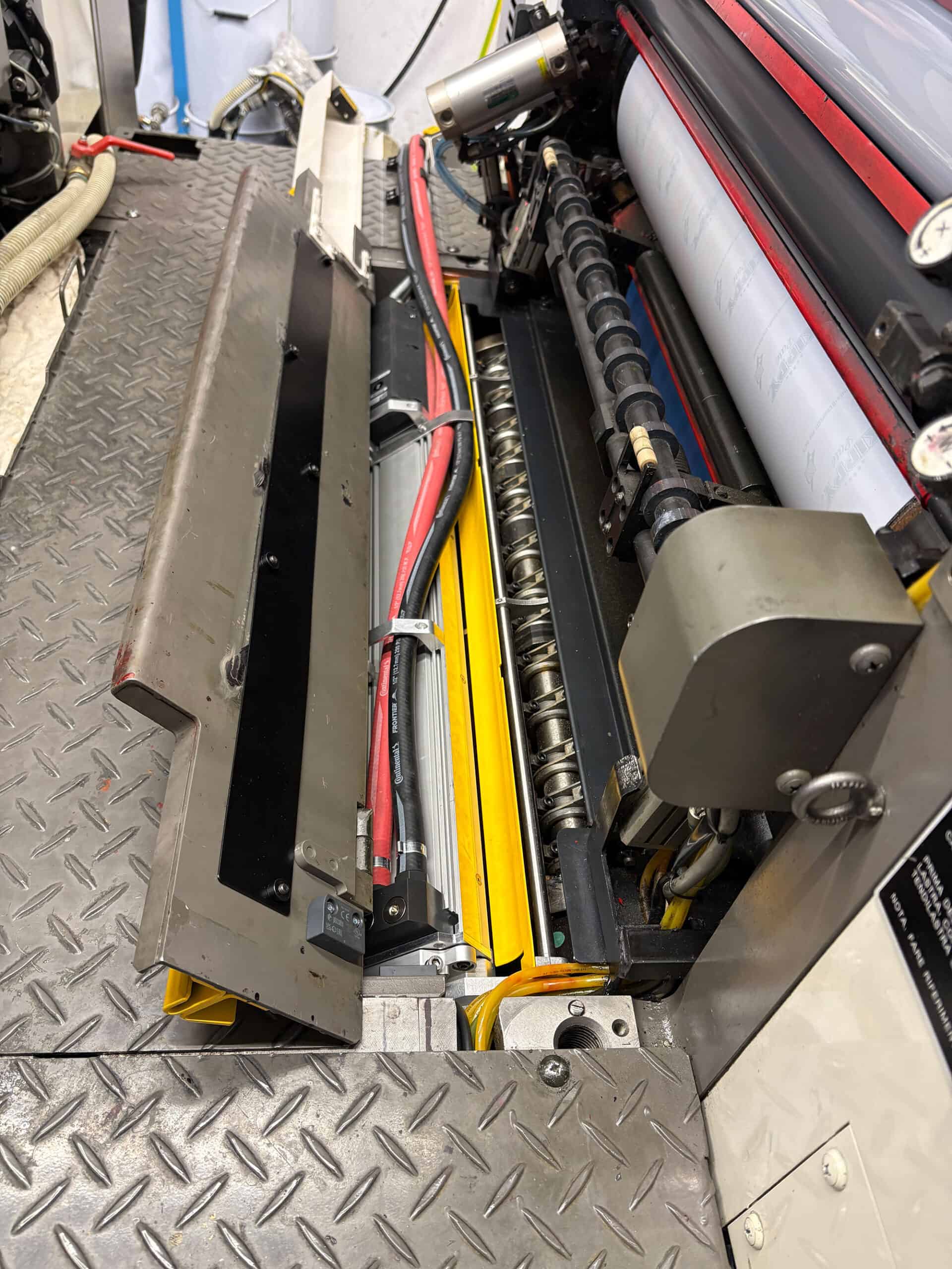 Este cliente italiano instalou o LeoLED em sua impressora Mitsubishi Diamond 1000.