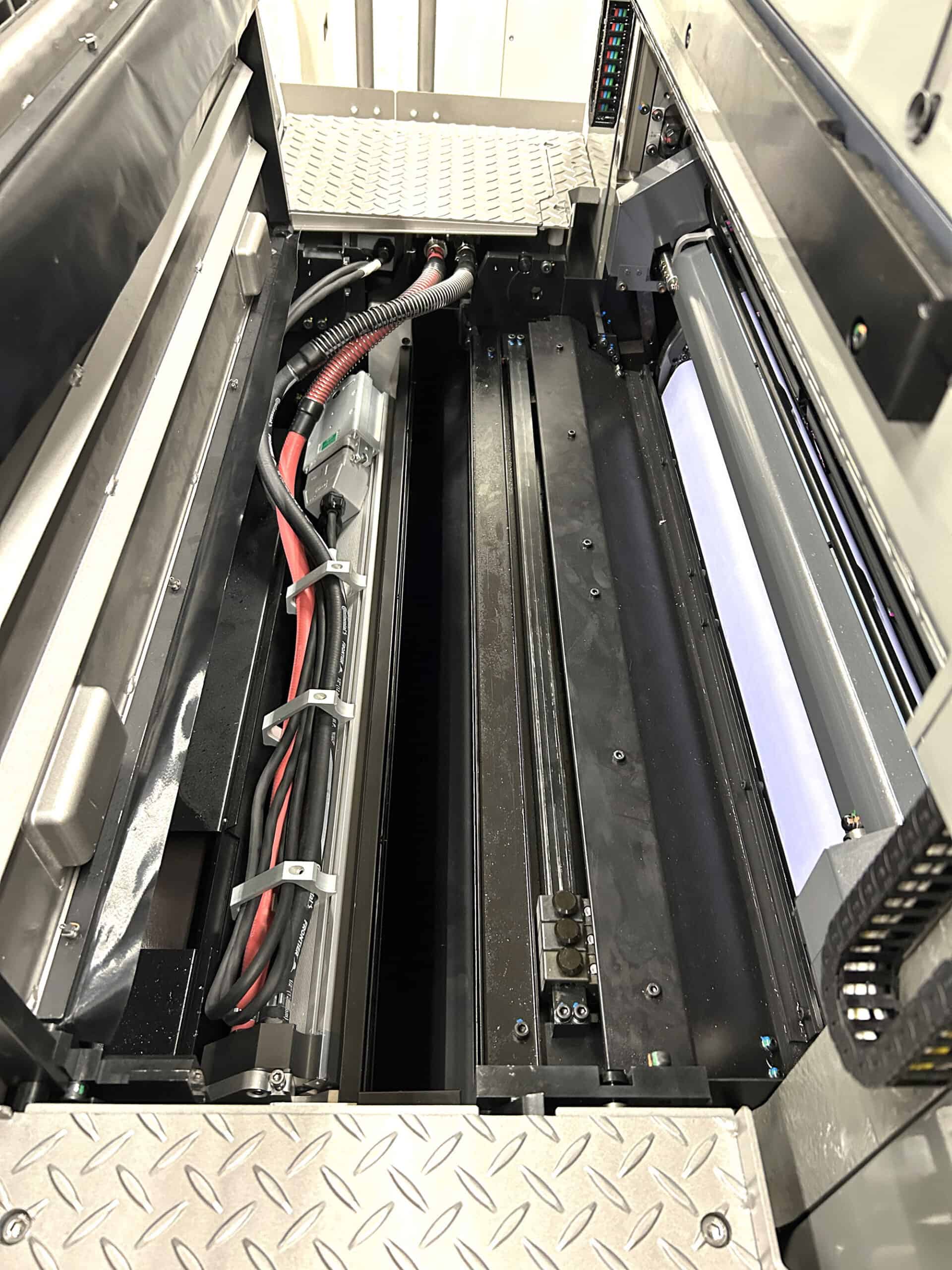 Ce client américain a fait installer LeoLED sur sa presse Komori LSX28 6 couleurs.