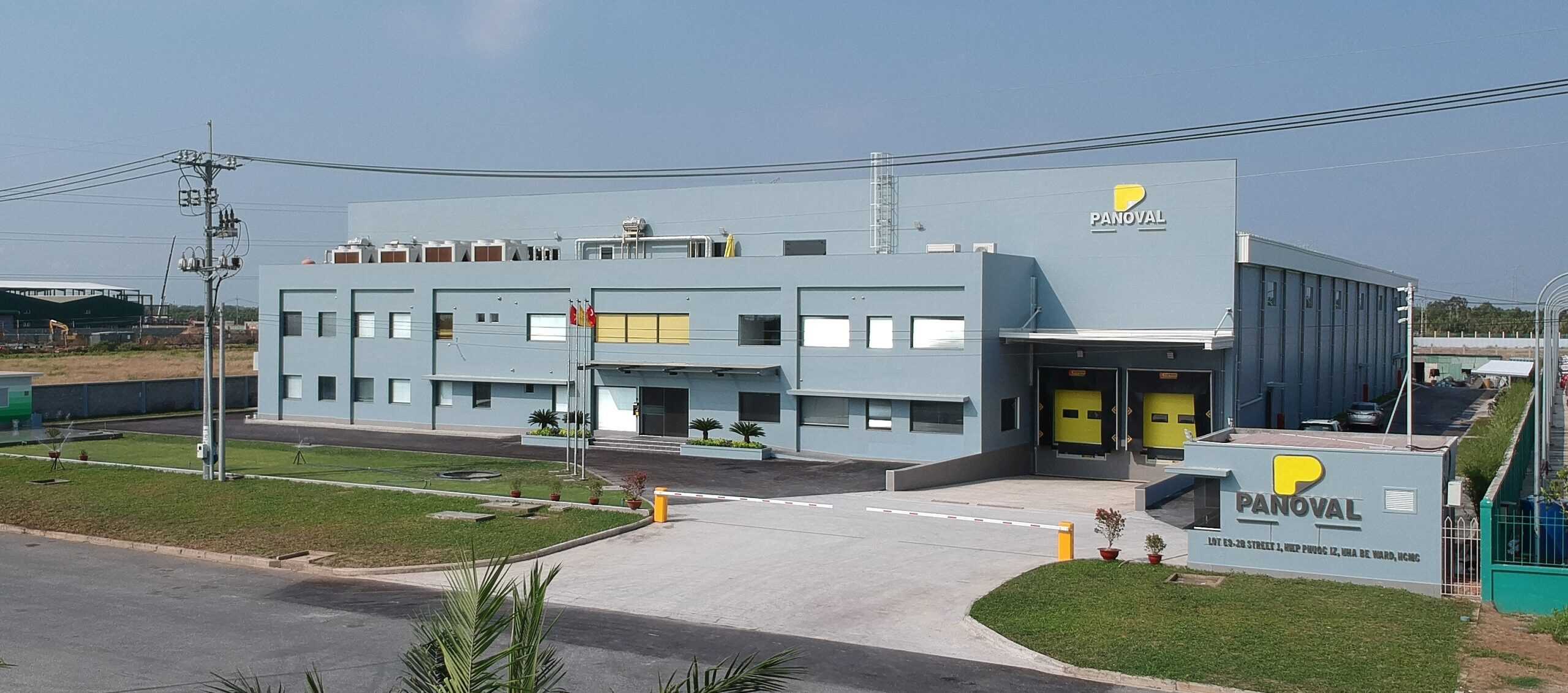 Le siège social et l’usine de production de Panoval à Hô Chi Minh-Ville, au Vietnam, sont spécialisés dans la production d’étiquettes non standard.