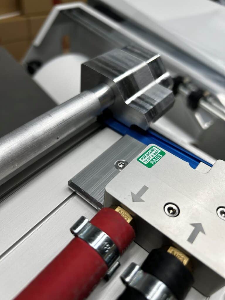 Ce client espagnol a installé des systèmes de polymérisation UV E4C sur sa Manroland R700.