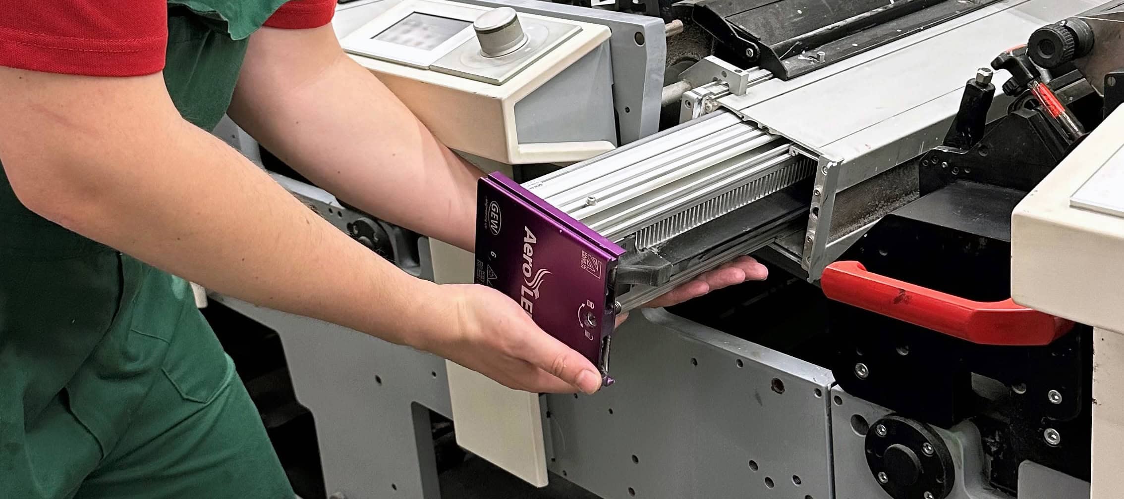 Liepajas Papirs a décidé de moderniser six cassettes GEW AeroLED de 38 cm et 395 nm sur son MPS EF4