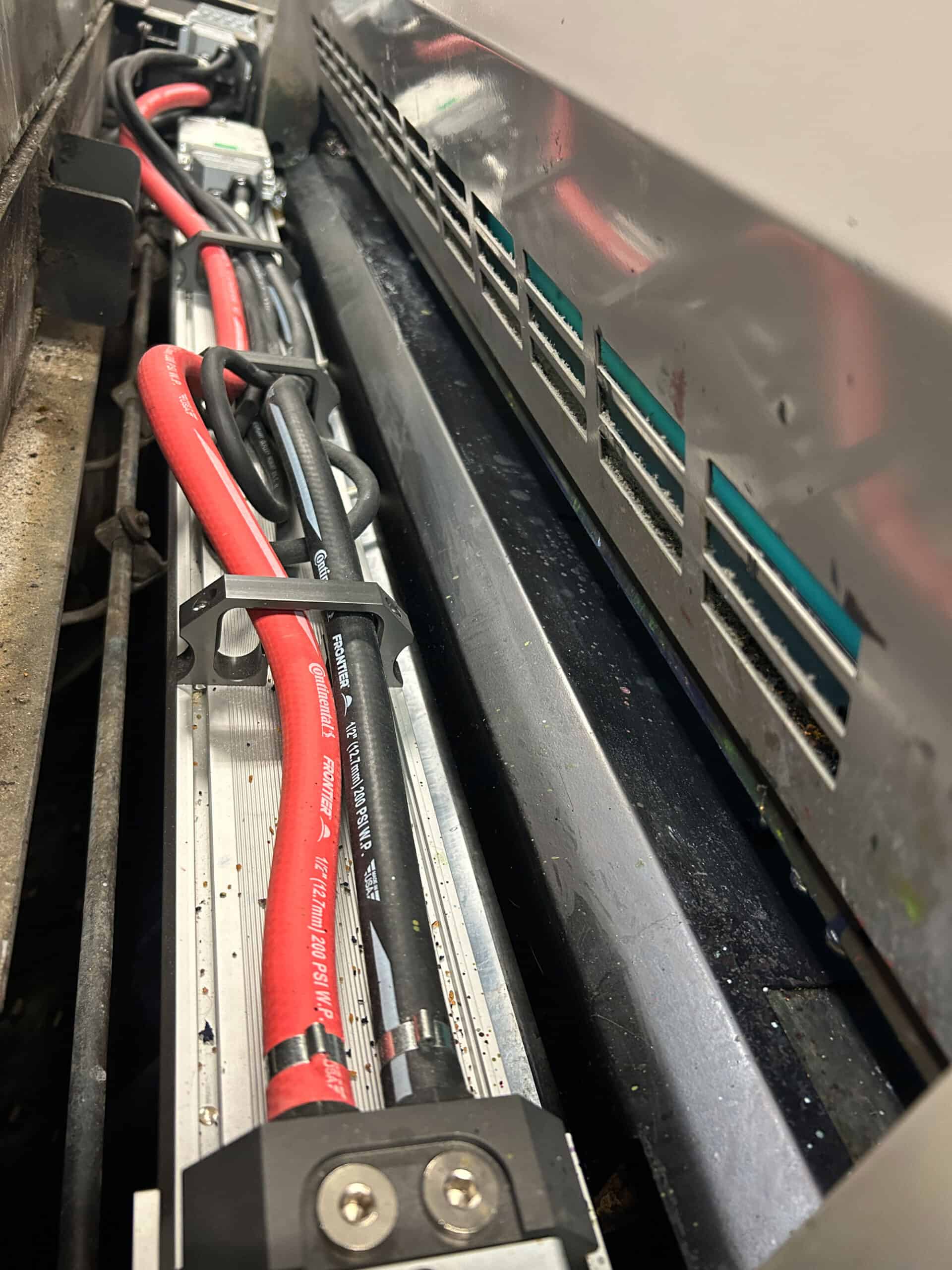 Este cliente estadounidense instaló LeoLED en su Mitsubishi Diamond 3000.