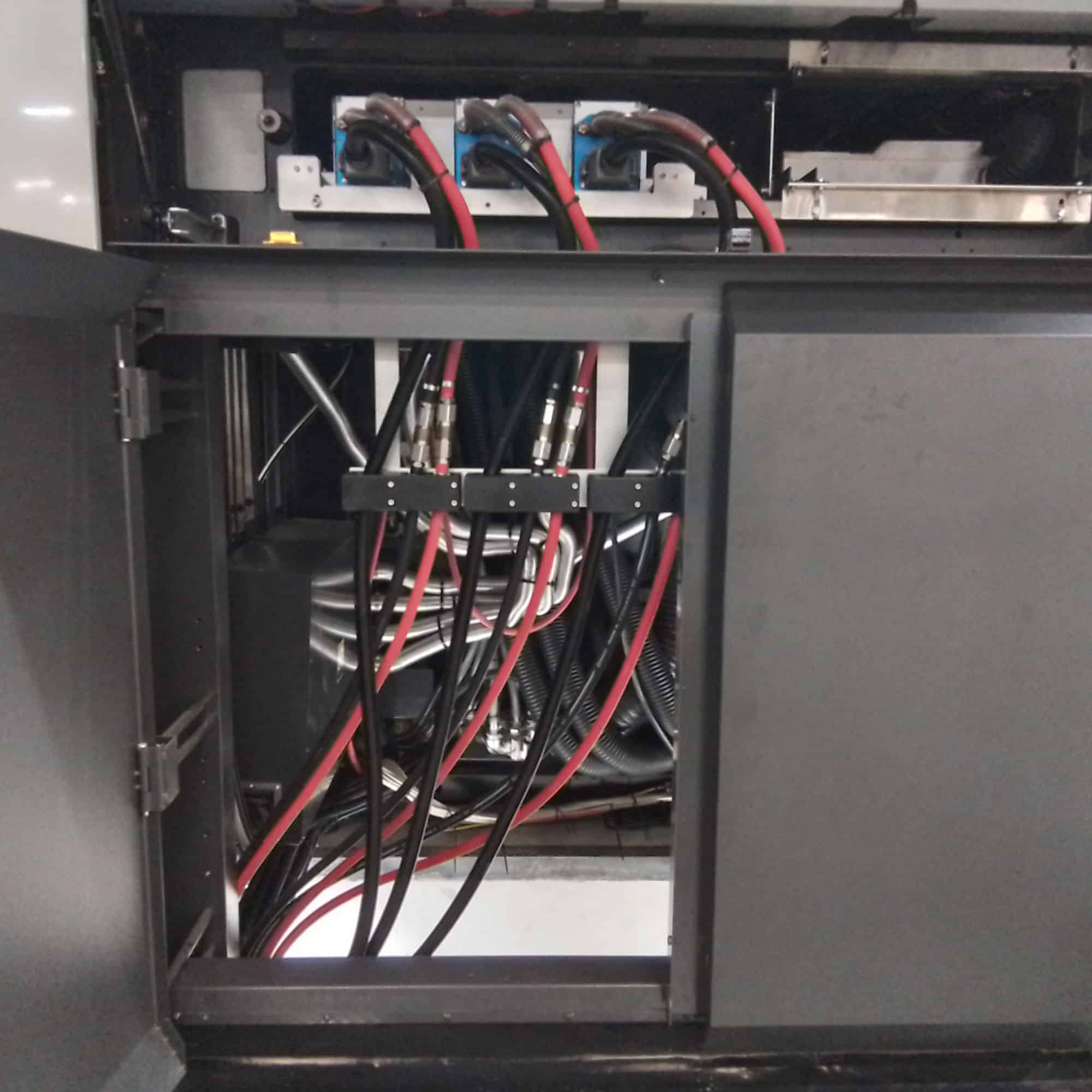 Sistemas de curado UV E4C de GEW en un Komori GLX40.