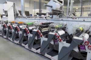 La transición a la tecnología LED UV responde a las crecientes expectativas de responsabilidad social corporativa y respalda el posicionamiento de la empresa en nuevos mercados.