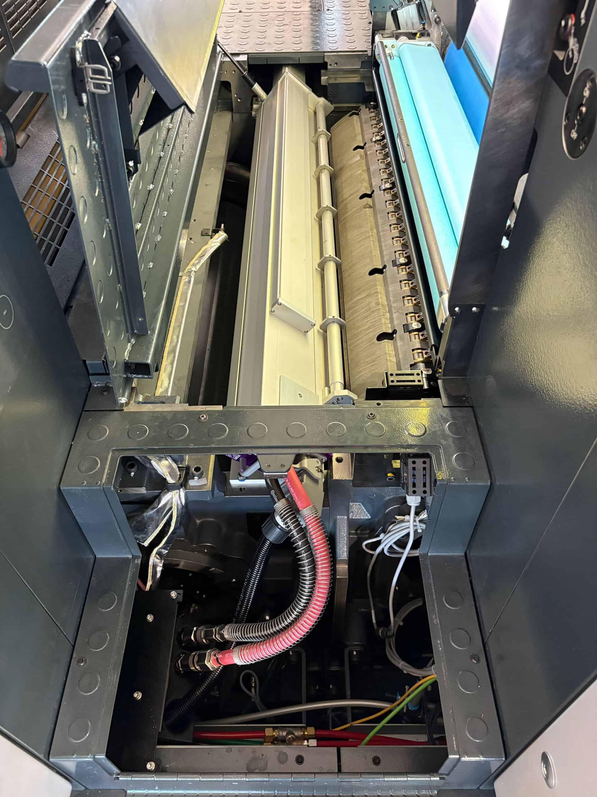 Este cliente italiano tiene una combinación de E4C y LeoLED en su KBA Rapida 106.