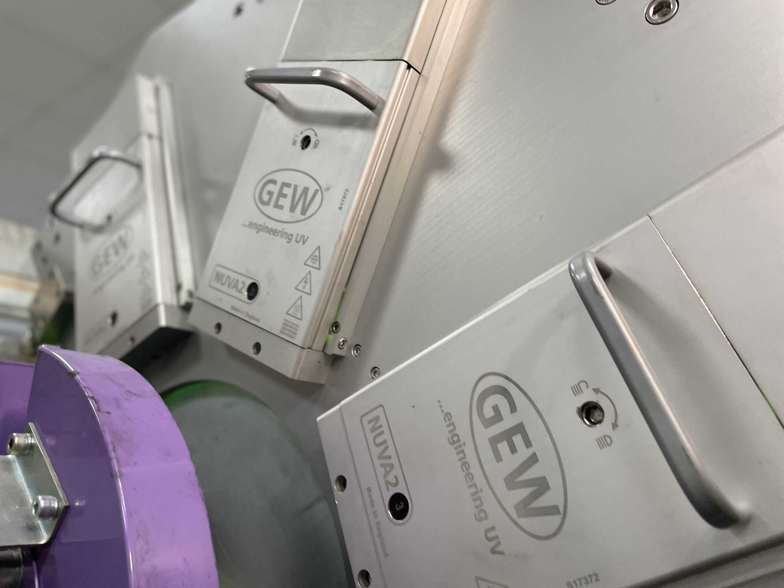 NUVA2 se instaló en la línea de adhesivos acrílicos termofusibles UV de Nu Coat.