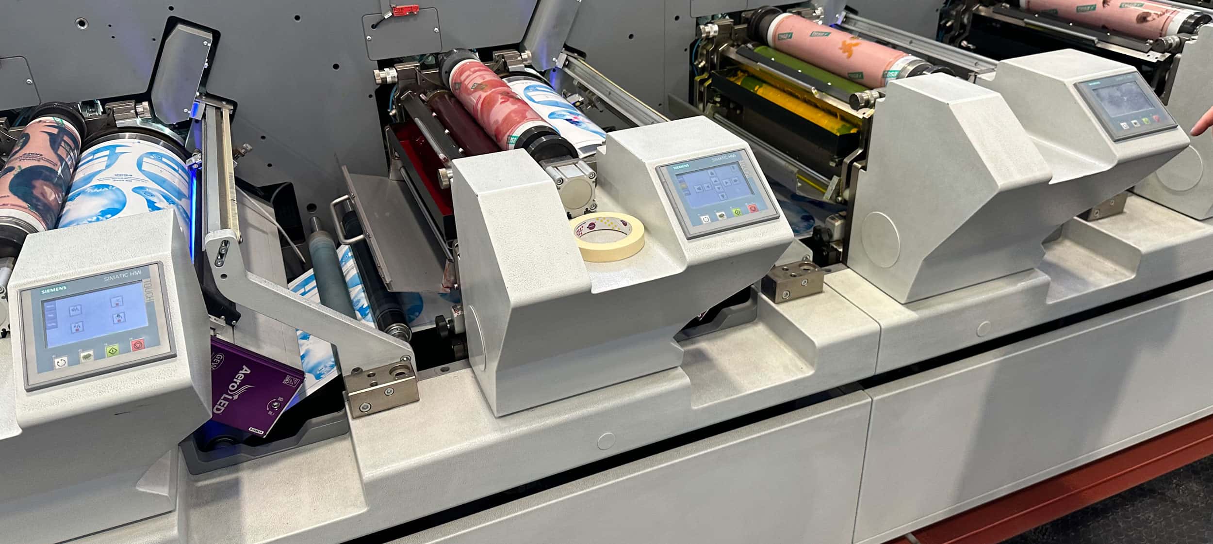 Tikedo upgraded 7 of their flexo machines with GEW’s AeroLED. These were an ABG press, an Omet X6, and 5 Nilpeters, including an FA4, an FBZ and three FB machines.