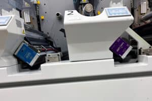 Die Bobst M5-Druckmaschine in Tungate wurde 2023 mit einem austauschbaren ArcLED E4C- und LeoLED-System ausgestattet.