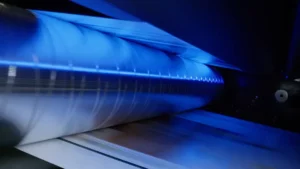 Bild 1. UV-LED-Rollendruckmaschine