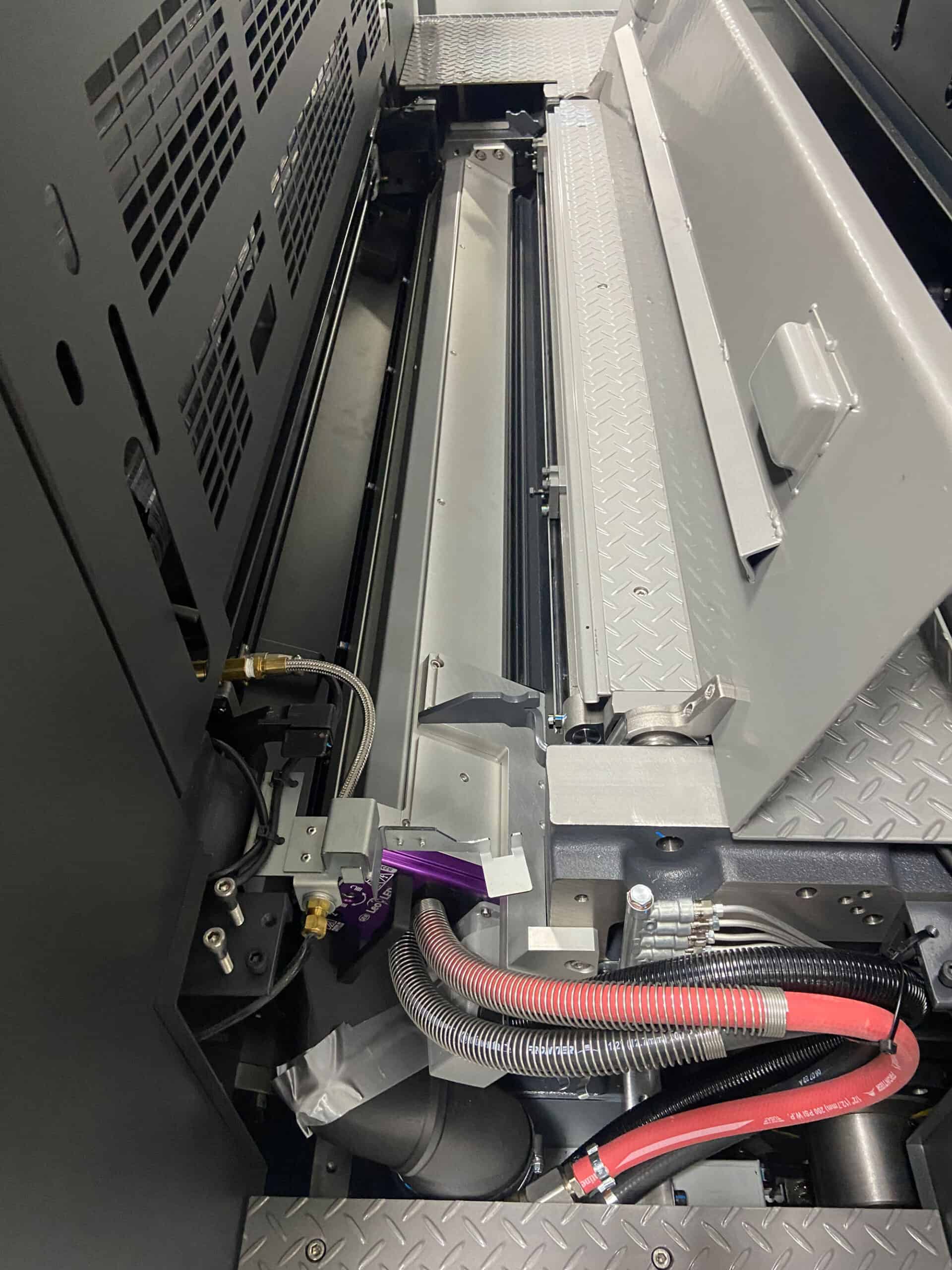 การติดตั้งครั้งที่สองเกิดขึ้นในสหรัฐอเมริกา บนเครื่องพิมพ์ 3 มิติ Komori GL40 แบบ 8 สี โดยครั้งนี้ใช้ระบบอบแห้งด้วยแสง UV LED กำลังสูงสุดของ GEW รุ่น LeoLED