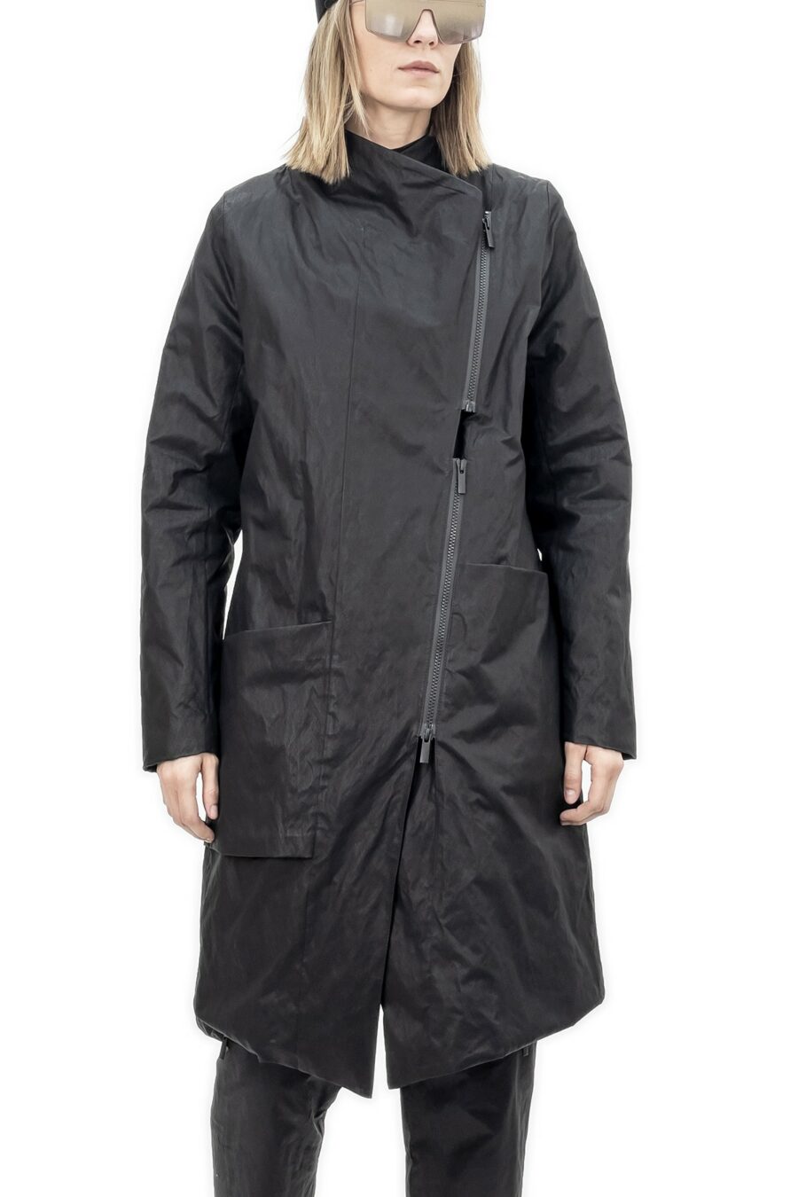 Straight coat with asymmetrical zipper-front 1