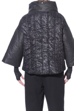 Loose cut jacket with 7/8 sleeves 2