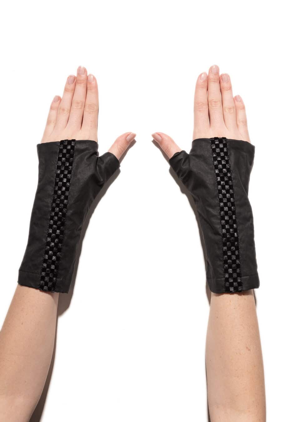 Wrist Warmers 1